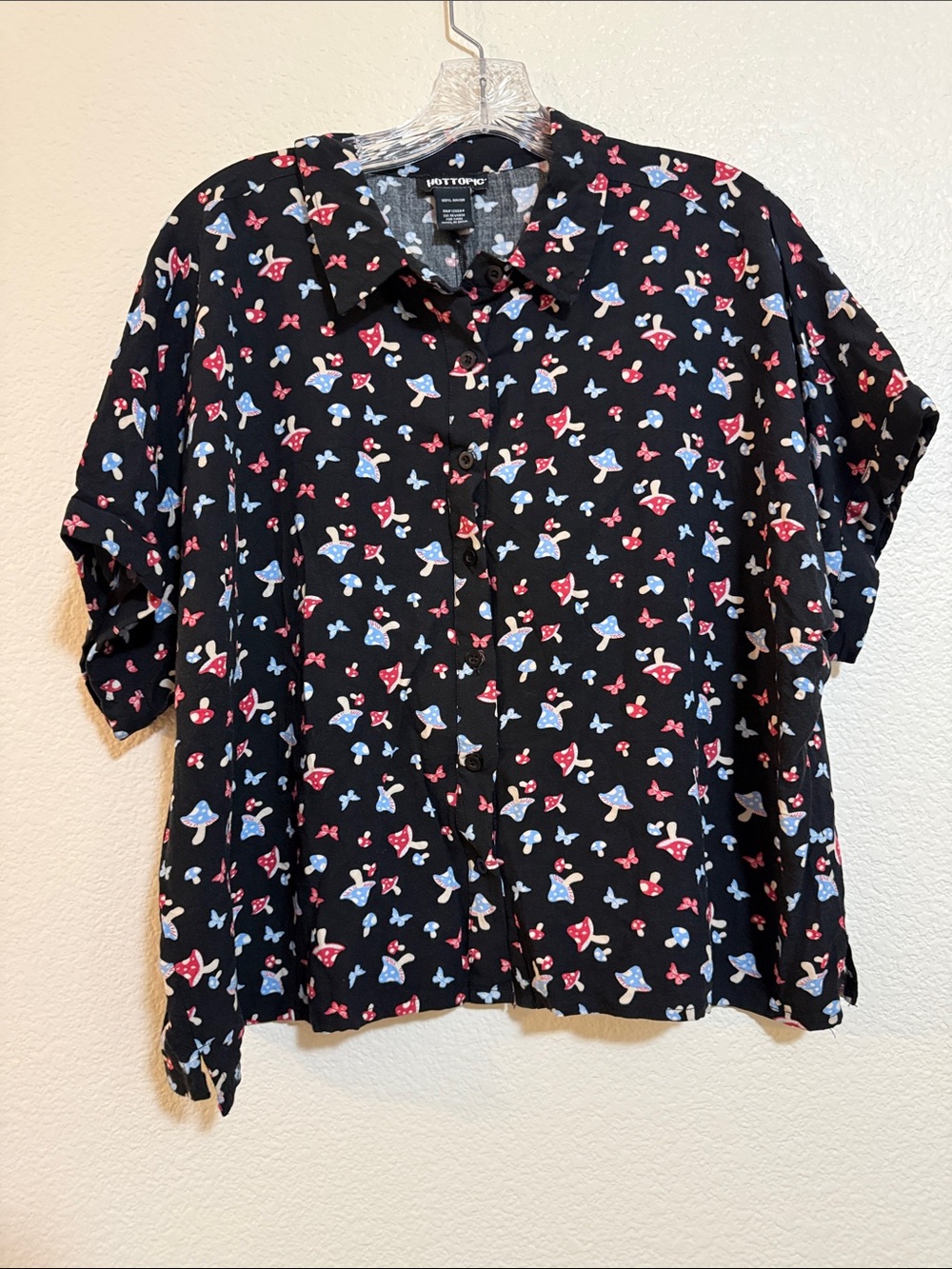 Hot Topic Black Button-Front Blouse with Red & Blue Mushroom Print Size 2XL